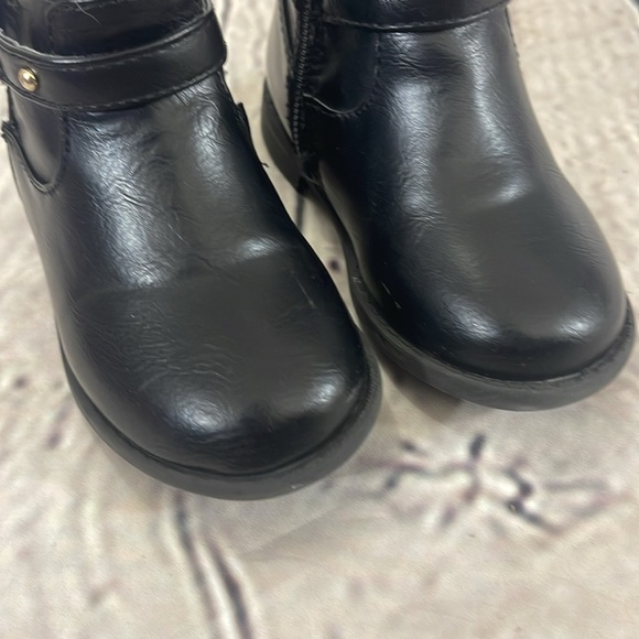 Children’s place boots infant size 6 - Picture 4 of 5